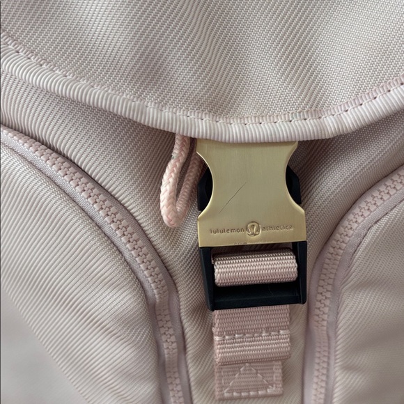 Lululemon Baby Pink Drawstring Backpack - Picture 2 of 14